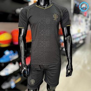 SET QUẦN ÁO ĐÁ BÓNG TUYỂN BỒ ĐÀO NHA — VẢI MÈ